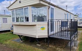 Beachside, Family-Friendly, Wifi, 6 Berth Caravan 19 In Ingoldmells